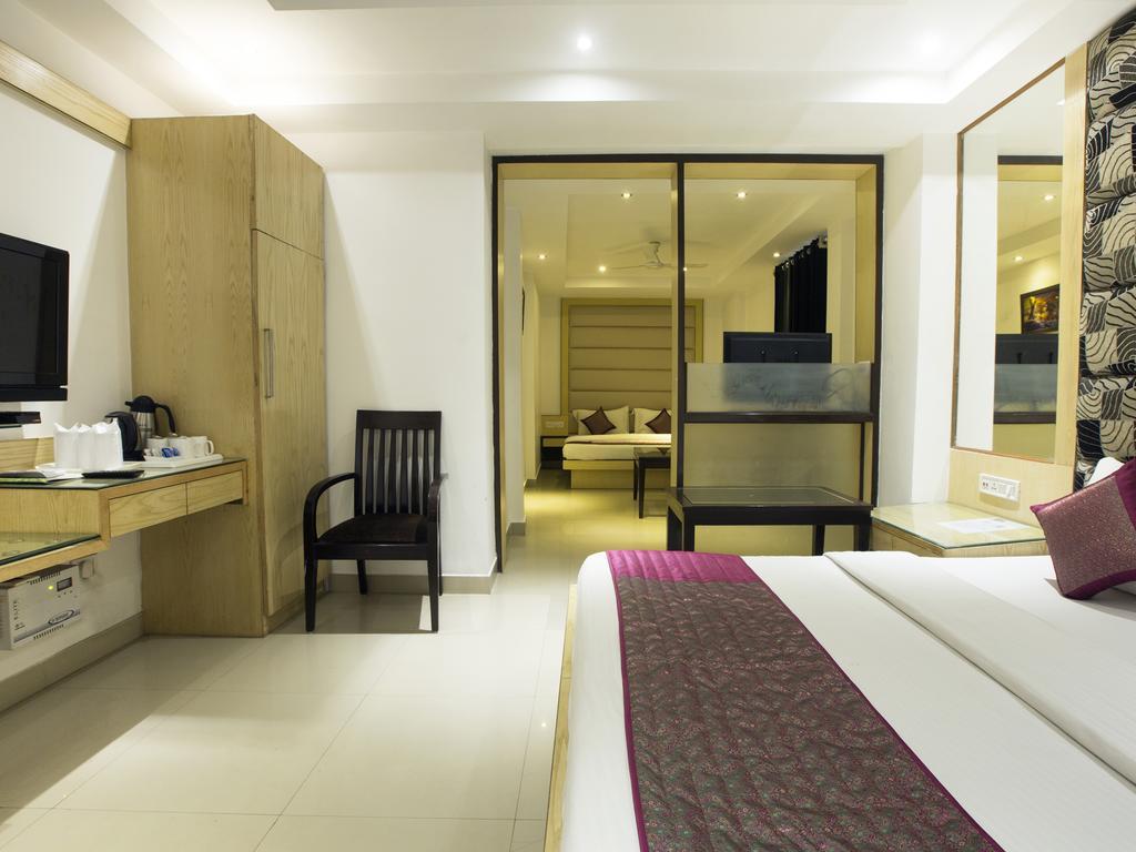 Hotel Krishna Deluxe-By Rcg Hotels Új-Delhi Kültér fotó